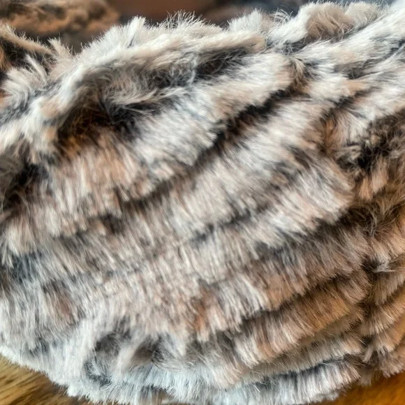 Mia & Tess wrap around neck scarf - Picture 3 of 12